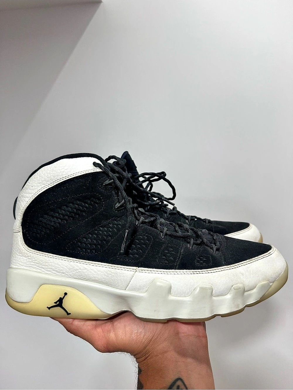 Jordan Air Jordan 9 Retro 'City of Flight' Sneakers Black & White Size 12